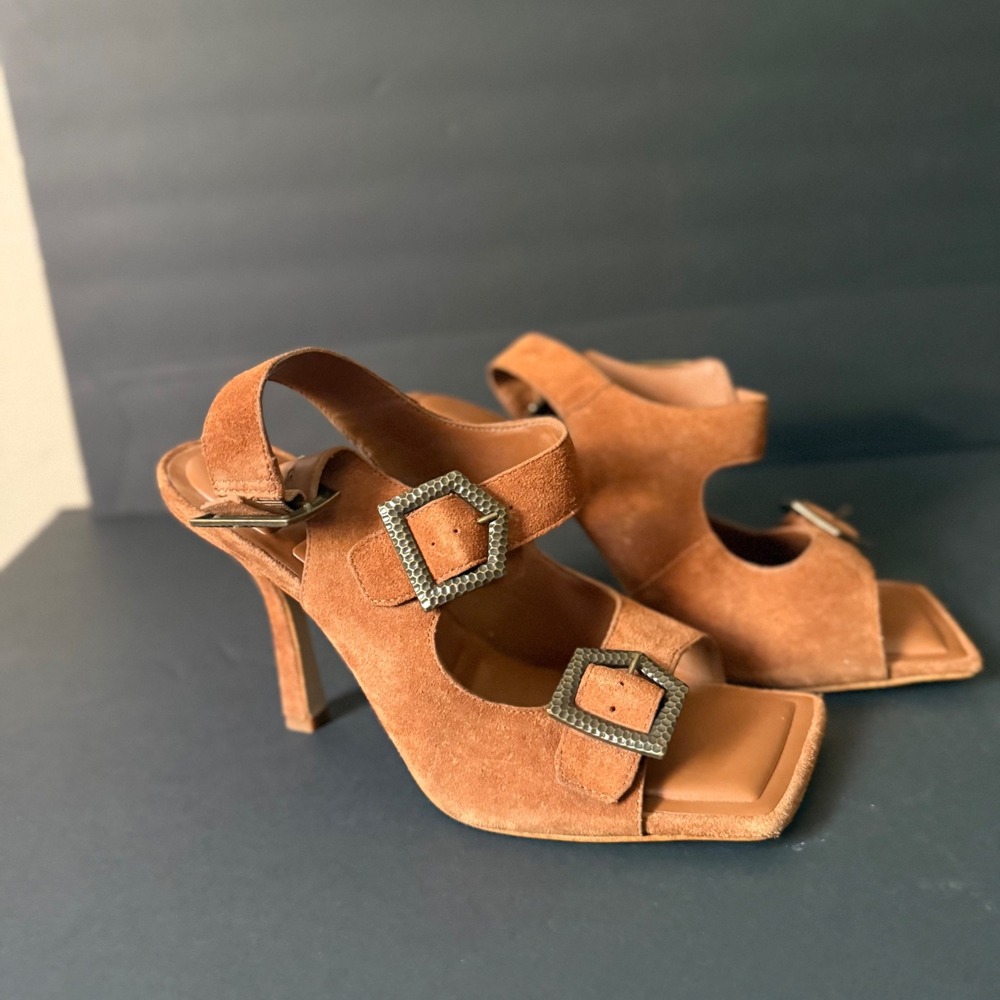 Gianni Bini Women Tan Suede Square Toe Slingback Heels with Buckle Accent Size 6 - Picture 4 of 8